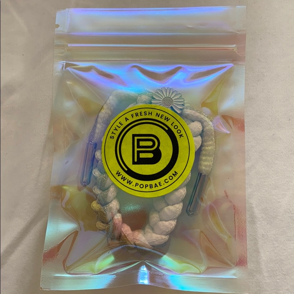 Glittery silver and white braided bracelet ✨